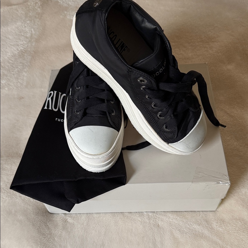 Women's Ruco Line Black Sneakers